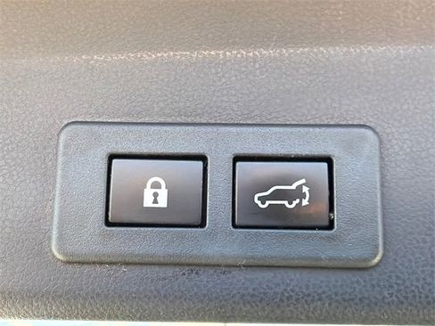 Used 2022 Subaru Ascent Touring image 19