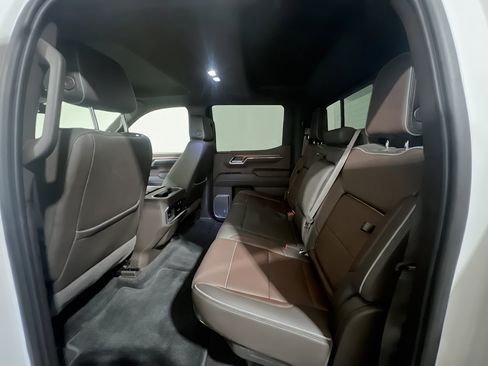 Used 2023 GMC Sierra 1500 Denali w/ Denali Reserve Package AWD/4WD image 18