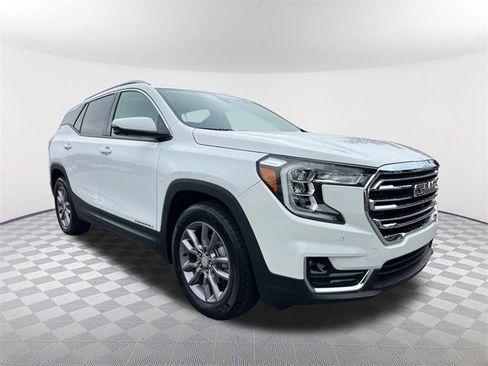 Certified 2023 GMC Terrain SLT w/ Infotainment Package II image 3