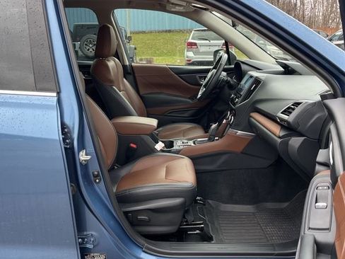 Used 2022 Subaru Forester Touring image 4