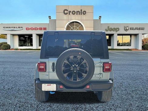 Used 2023 Jeep Wrangler Sahara AWD/4WD image 4