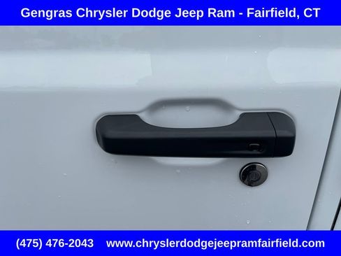 Used 2024 Jeep Wrangler Unlimited AWD/4WD image 43
