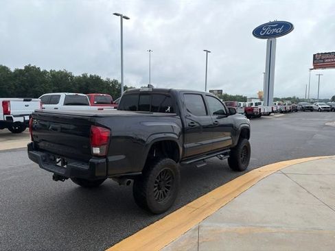 Used 2021 Toyota Tacoma SR AWD/4WD image 5