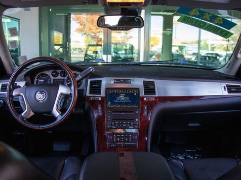 Used 2008 Cadillac Escalade EXT image 15