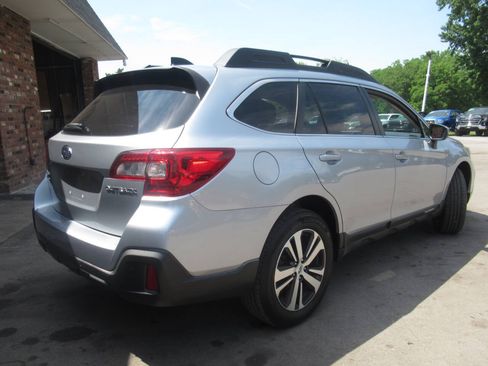 Used 2019 Subaru Outback 2.5i Limited AWD/4WD image 9