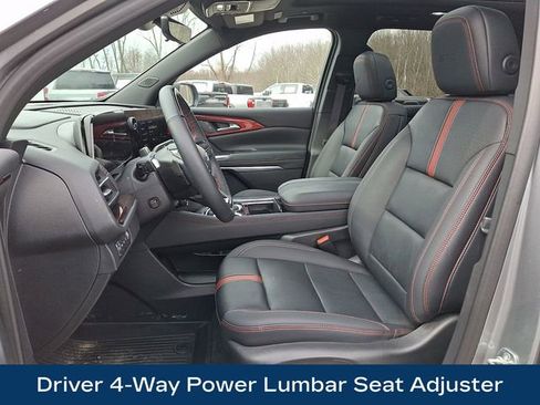 Used 2025 Chevrolet Traverse RS w/ LPO, Floor Liner Package image 17