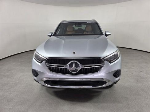 Certified 2025 Mercedes-Benz GLC 300 image 2