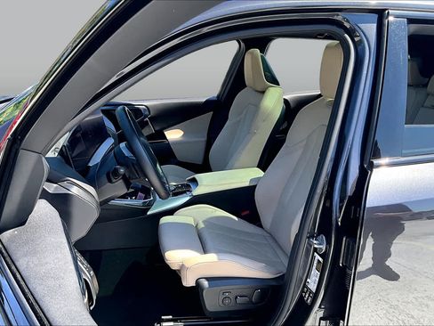 Used 2025 BMW X3 xDrive30i AWD/4WD image 8