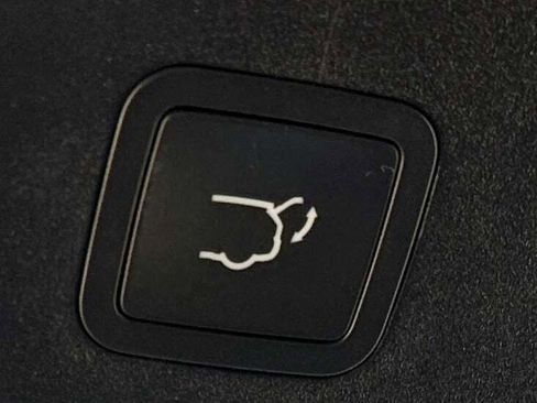 New 2026 Jeep Compass Limited image 36