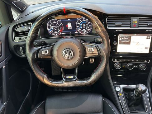 Used 2019 Volkswagen Golf R 4-Door image 36