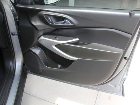 Used 2024 Chevrolet Trax LS w/ LS Convenience Package FWD image 24