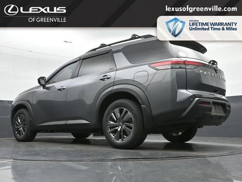 Used 2022 Nissan Pathfinder SV FWD image 14