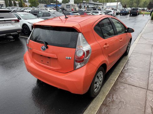 Used 2014 Toyota Prius C Two FWD image 5