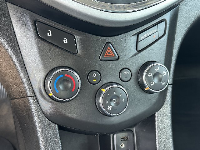 Used 2018 Chevrolet Sonic LS FWD image 28