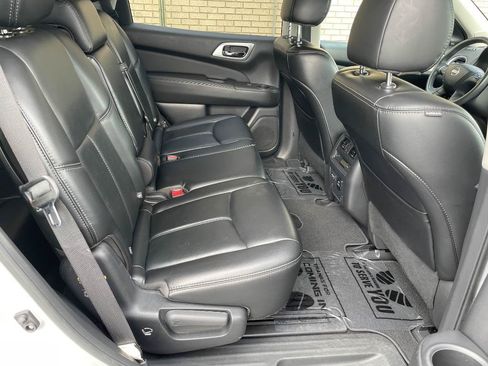 Used 2017 Nissan Pathfinder SL w/ SL Tech Package AWD/4WD image 14