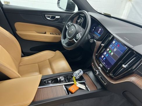 Used 2022 Volvo XC60 B5 Inscription w/ Climate Package image 26