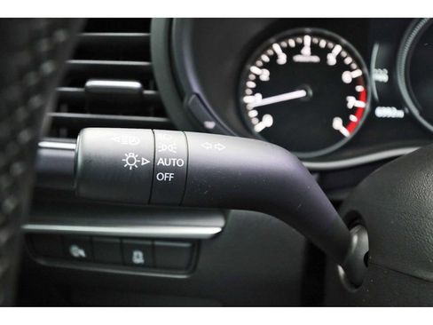 Certified 2025 MAZDA MAZDA3 s Sport image 17