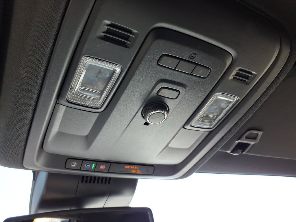 Used 2023 GMC Yukon SLT RWD image 28