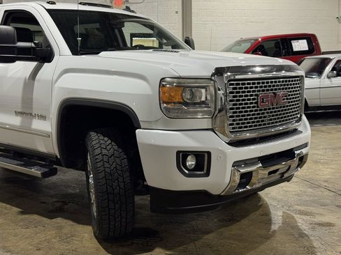 Used 2015 GMC Sierra 3500 Denali image 7