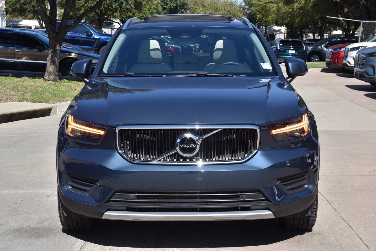 Used 2022 Volvo XC40 T5 Momentum AWD/4WD image 3