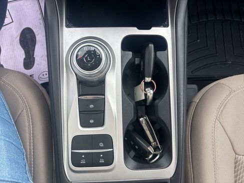 Used 2022 Ford Explorer XLT image 25