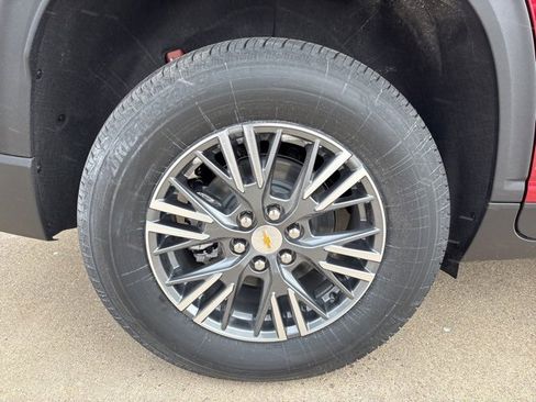 New 2026 Chevrolet Traverse LT w/ Enhanced Driving Package image 9