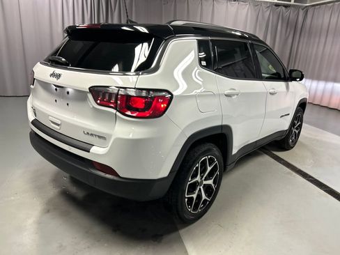 Used 2025 Jeep Compass Limited image 7