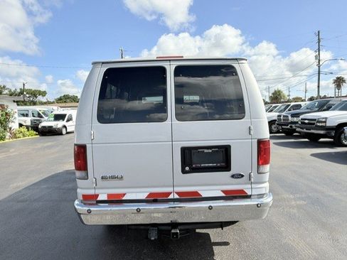 Used 2008 Ford E-150 and Econoline 150 Wagon RWD image 7