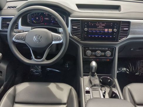 Certified 2023 Volkswagen Atlas Cross Sport SE FWD image 16