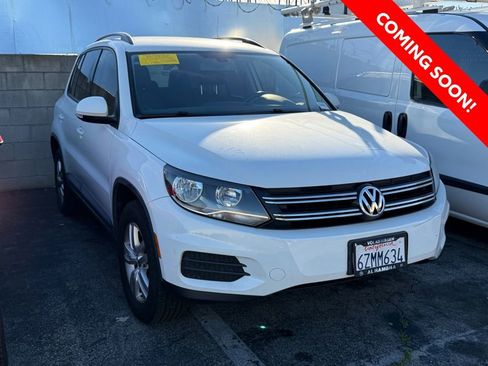 Used 2016 Volkswagen Tiguan S image 3