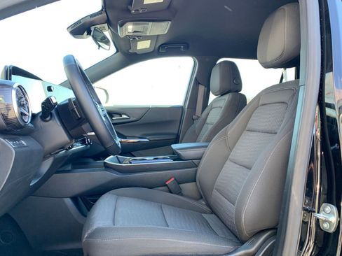 Used 2025 Chevrolet Equinox LT image 25