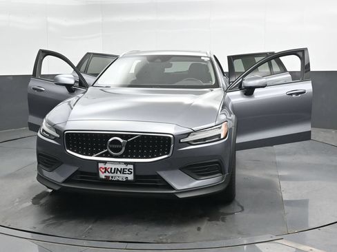 Used 2020 Volvo V60 T5 Cross Country w/ Protection Package AWD/4WD image 32