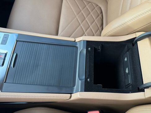 Used 2022 Jaguar F-PACE S image 33