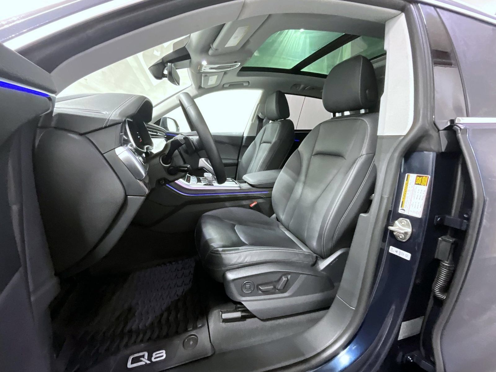 Used 2023 Audi Q8 Prestige AWD/4WD image 11