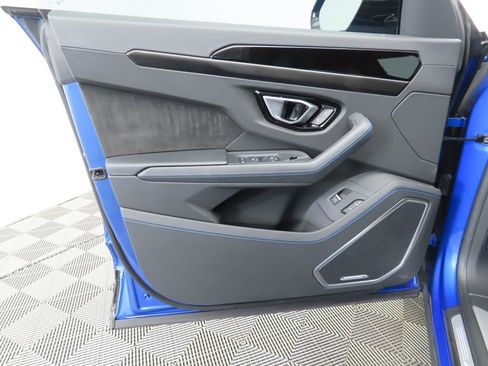 Used 2023 Lamborghini Urus S image 23