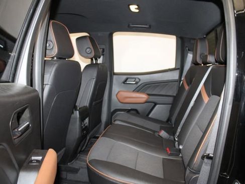 Used 2023 GMC Canyon AT4 w/ Technology Package AWD/4WD image 9