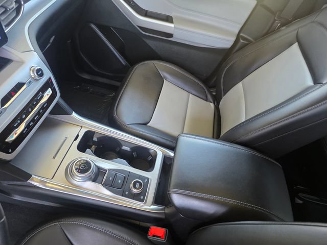 Used 2023 Ford Explorer XLT w/ Equipment Group 202A AWD/4WD image 36
