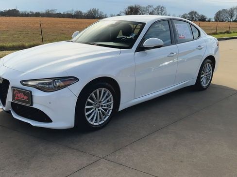 Used 2022 Alfa Romeo Giulia Sprint image 3