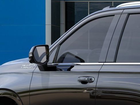 New 2026 Chevrolet Tahoe High Country AWD/4WD image 12
