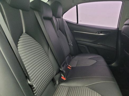 Used 2022 Toyota Camry SE w/ Convenience Package image 19
