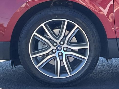 Used 2020 Ford Edge Titanium image 28