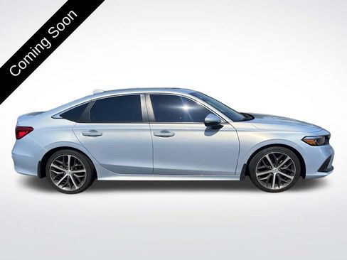 Used 2023 Honda Civic Touring image 4