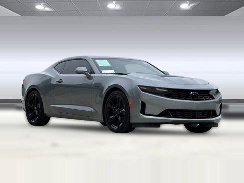 Used 2023 Chevrolet Camaro LT RWD image 6