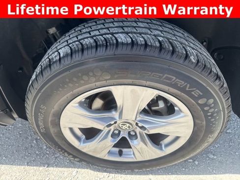 Used 2024 Toyota RAV4 XLE image 27