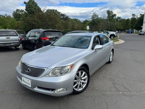 Used 2007 Lexus LS 460 RWD image 2