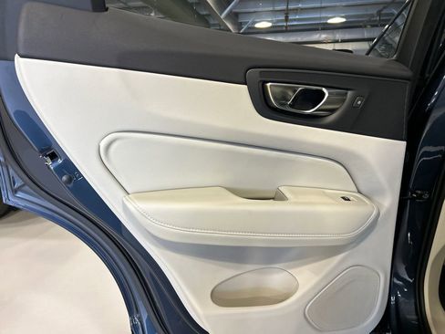 Certified 2025 Volvo XC60 B5 Ultra AWD/4WD image 22