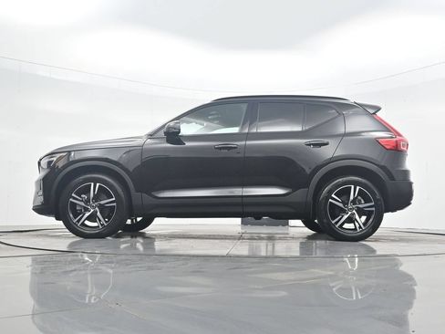 Used 2024 Volvo XC40 B5 Core AWD/4WD image 37