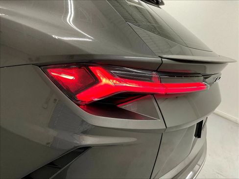 Used 2021 Lamborghini Urus AWD/4WD image 31