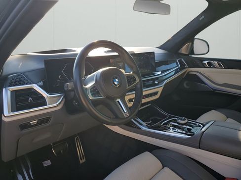 Used 2023 BMW X7 M60i w/ Executive Package image 30