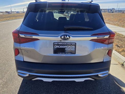 Used 2021 Kia Seltos SX w/ SX Sunroof Package image 4